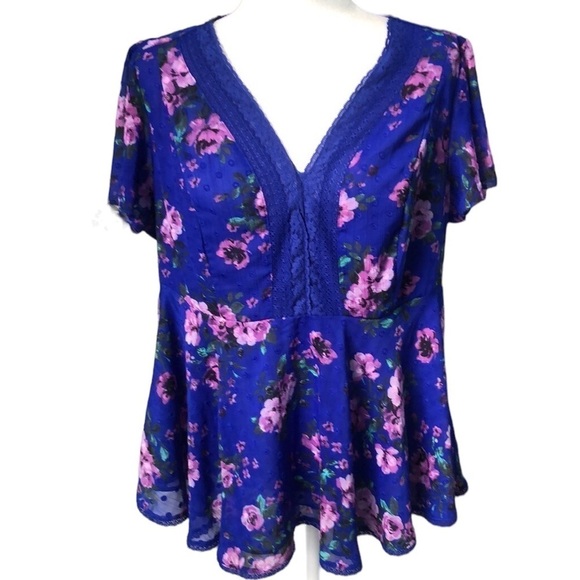 Torrid Peplum Chiffon Clip Dot Lace Blue Floral Inset Top Size 00/Medium - Picture 1 of 16